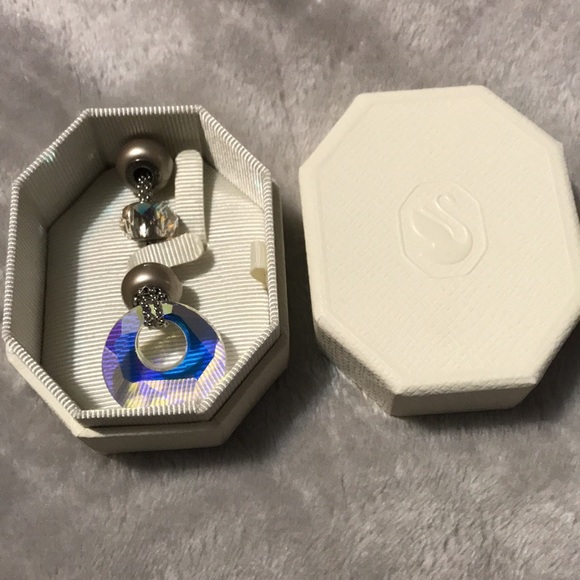 Swarovski Crystal Statement Necklace in original box - Picture 5 of 9